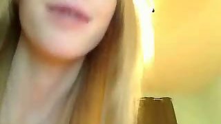 Amateur blond hotty masturbating on webcam